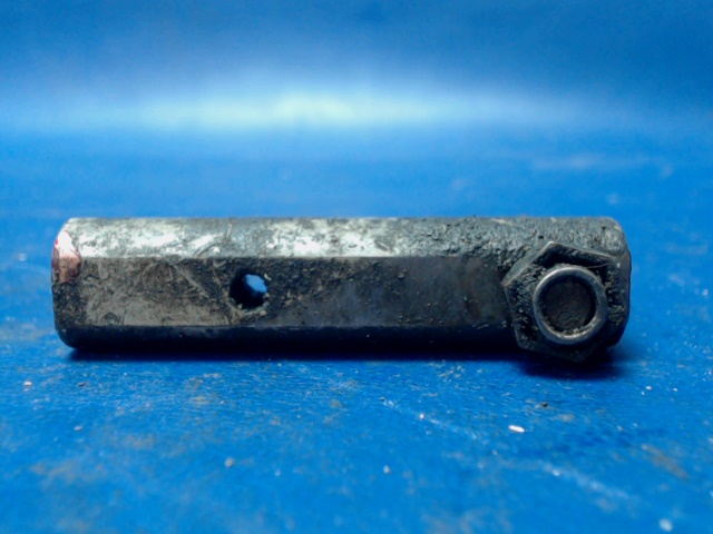 2043006-3 Cessna - LOCK LINK-STUD